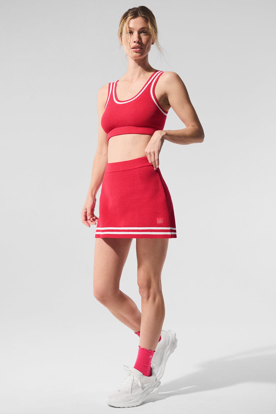 Alo Yoga — Tennis Club Sweater Knit Skirt - Candy Red/White
