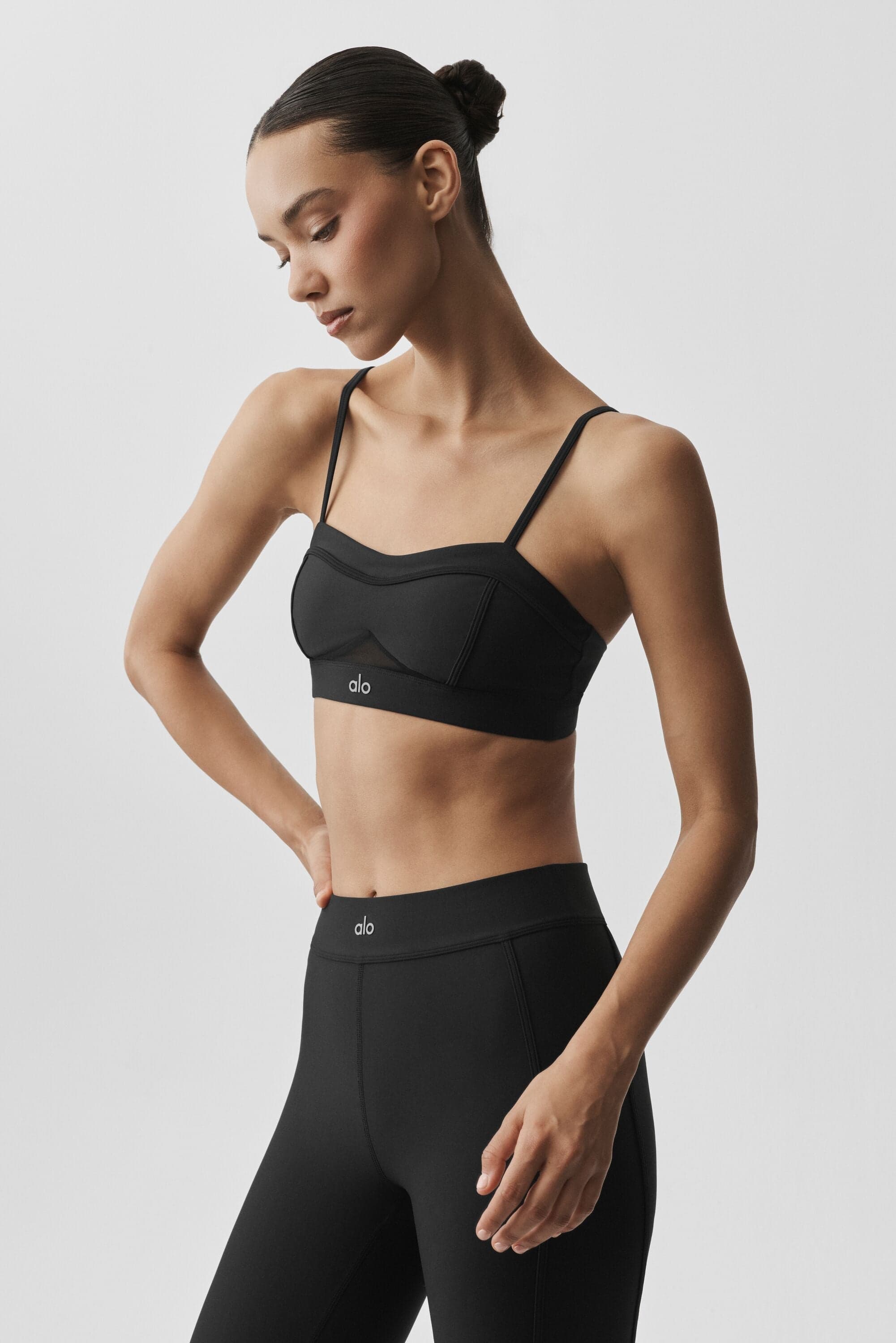 Alo Yoga — Airlift Skyglow Bra - Black