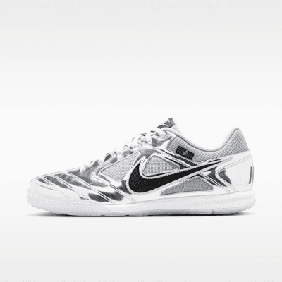 Nike — Gato LV8
