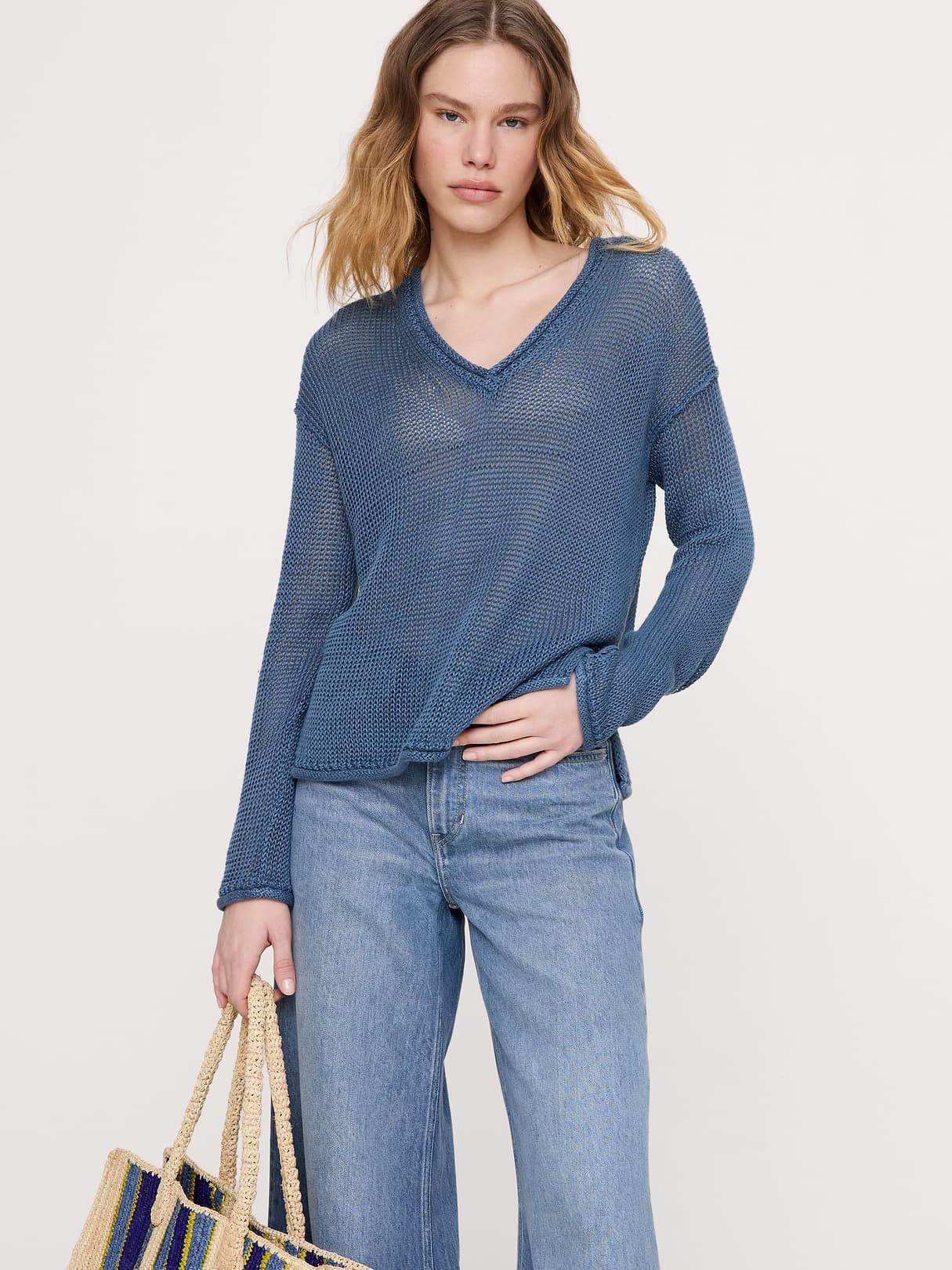 Banana Republic — Heirloom Linen V-Neck Sweater