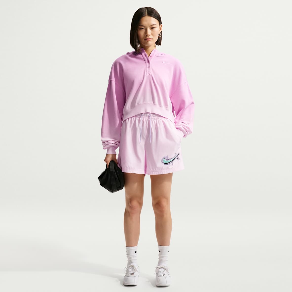 Nike — Nike Sportswear Essentials Women'S Mid Rise Woven Shorts